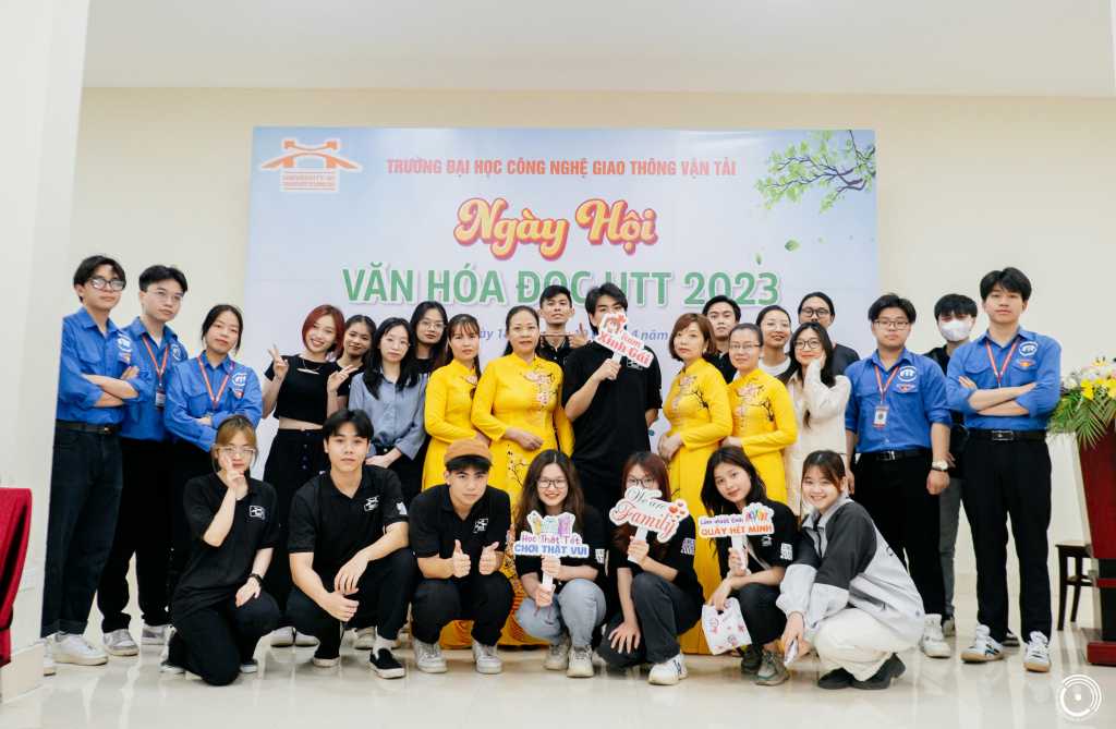 Ngày Sách và Văn hoá đọc UTT năm 2023