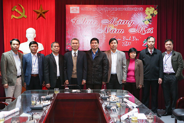 Gặp mặt các cán bộ viên chức Nhà trường CSĐT Hà Nội đã nghỉ hưu năm 2016