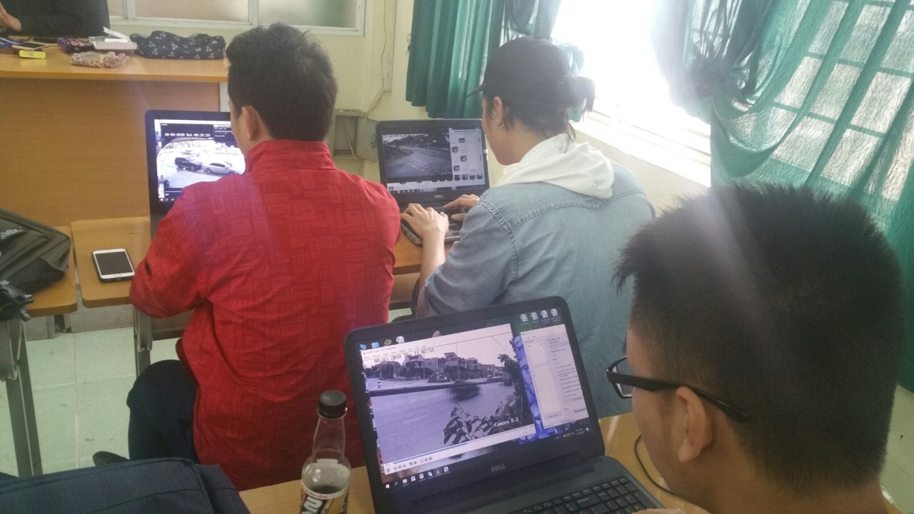 Sinh viên K67 Khoa Công trình tích cực nghiên cứu khoa học góp phần hạn chế ùn tắc giao thông