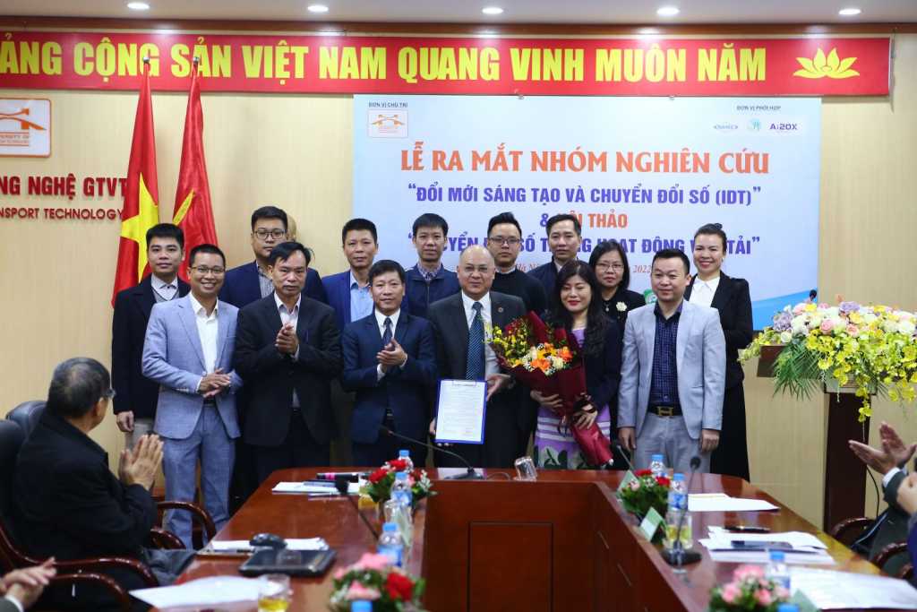Lễ ra mắt nhóm nghiên cứu Đổi mới sáng tạo và chuyển đổi số (IDT) và Hội thảo Chuyển đổi số trong hoạt động vận tải