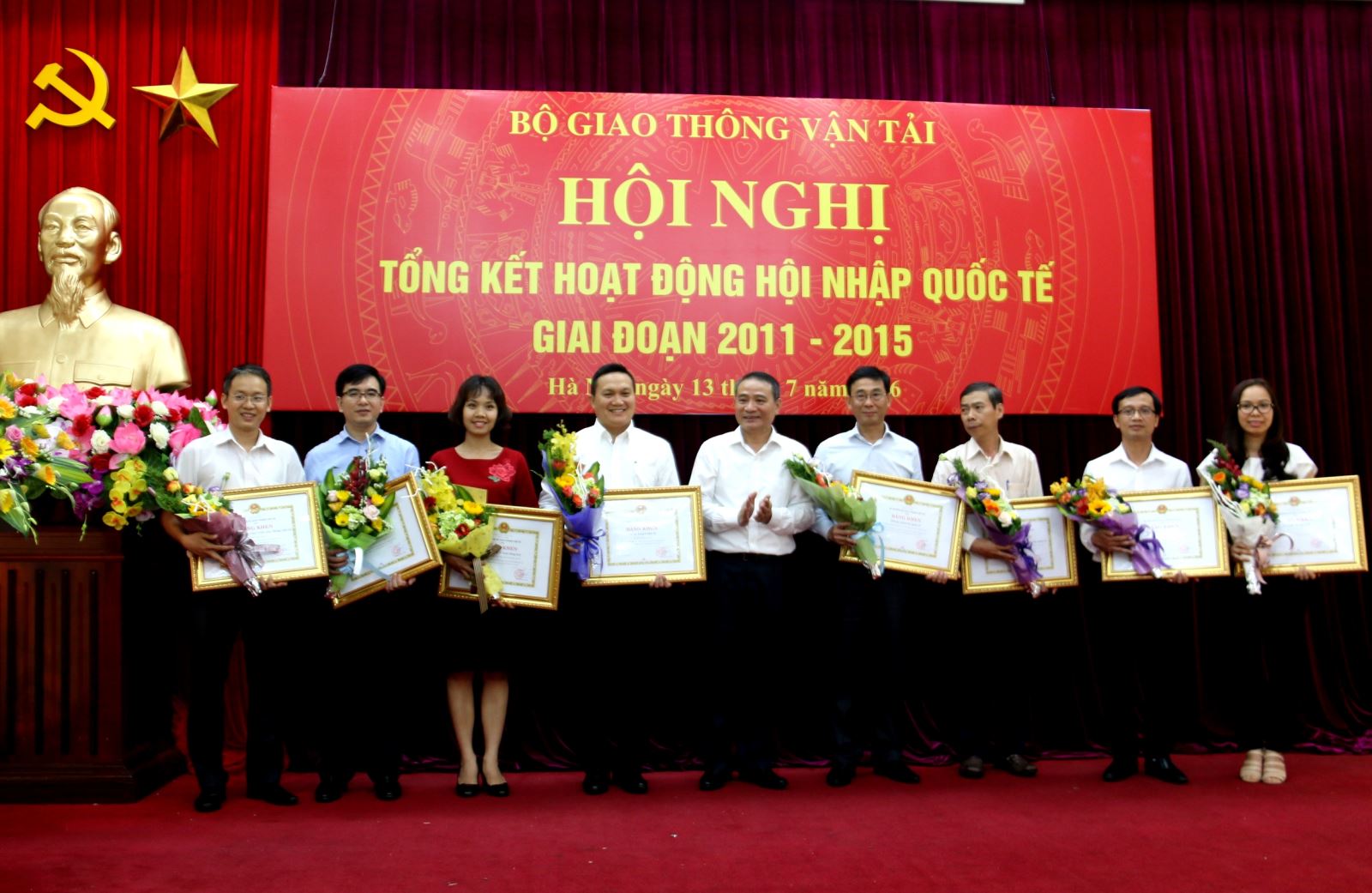 Phòng KHCN được tặng Bằng khen của Bộ trưởng Bộ GTVT về hoạt động HTQT giai đoạn 2011- 2015