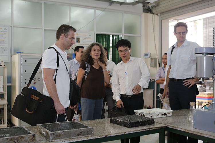 Đại diện Viện Khoa học ứng dụng quốc gia Pháp (INSA) đến thăm và làm việc với Trường Đại học Công nghệ GTVT