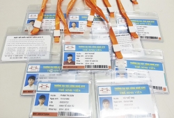 Thông báo về việc đeo thẻ HSSV khi đến trường