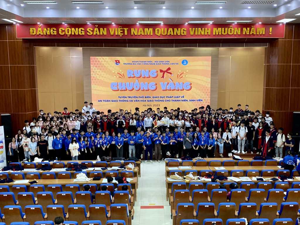 Sôi nổi Cuộc thi “Rung chuông vàng” với chủ đề tuyên truyền, phổ biến pháp luật về trật tự ATGT cho sinh viên năm 2023