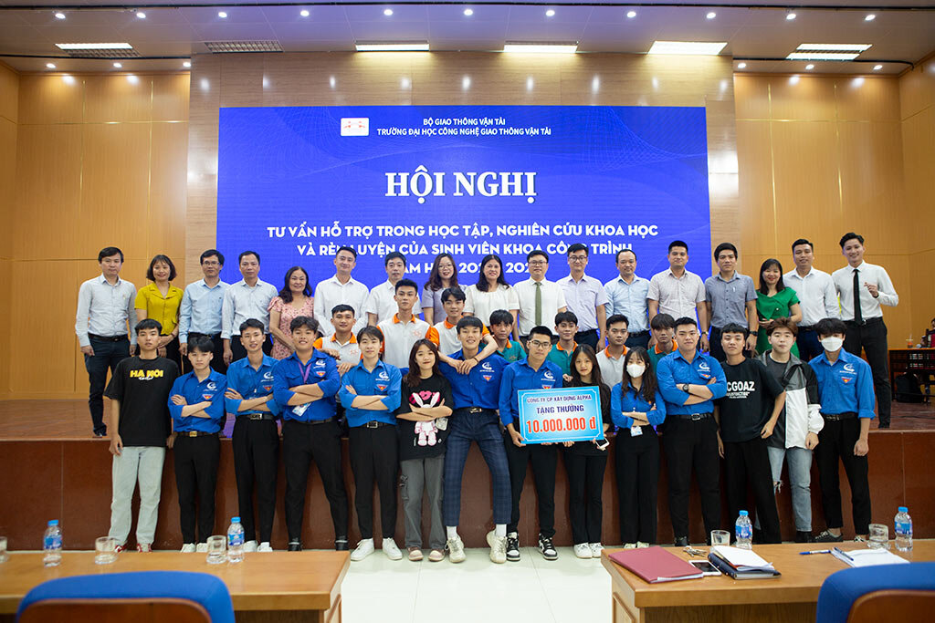 Khoa Công trình tổ chức Hội nghị tư vấn hỗ trợ học tập, nghiên cứu khoa học và rèn luyện cho sinh viên năm học 2022-2023