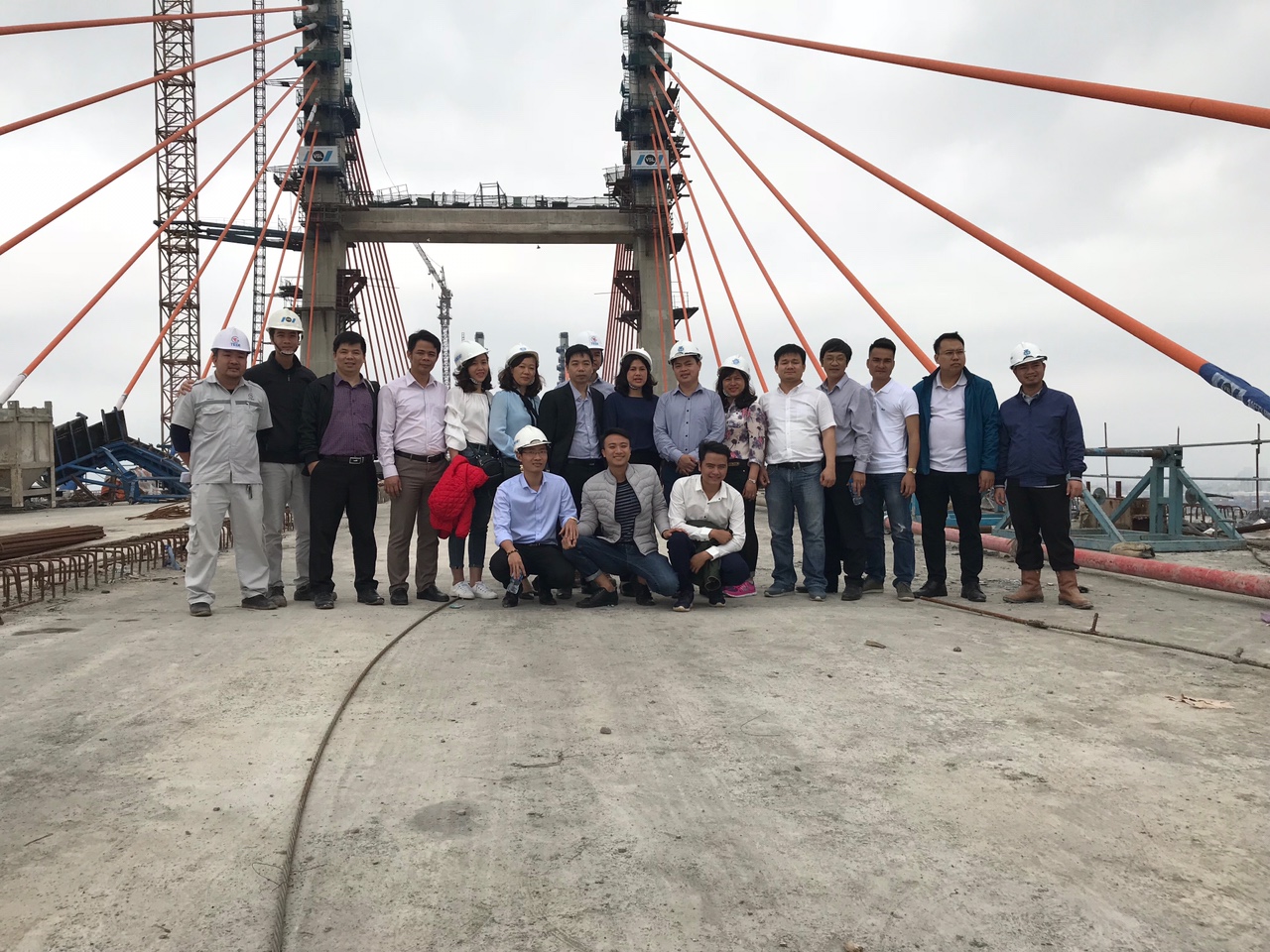 Giảng viên, Học viên, Sinh viên Khoa Công trình  góp phần đẩy nhanh tiến độ để hợp long Cầu Bạch Đằng chào mừng ngày 30/4