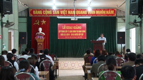 Thông báo Tuyển sinh lớp trung cấp lý luận chính trị - hành chính năm 2018