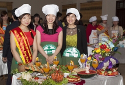 Sôi nổi hội thi nấu ăn "Bữa cơm gia đình với văn hóa giao thông" kỷ niệm ngày quốc tế phụ nữ 8/3/2014