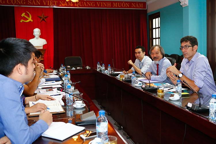 Trường Đại học Công nghệ GTVT tiếp và làm việc với Đại học Cergy Pontoise (UCP) - Cộng hoà Pháp