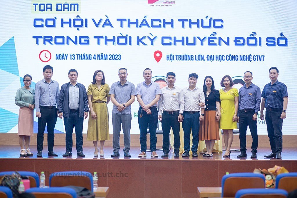 Toạ đàm Cơ hội và thách thức trong thời kỳ chuyển đổi số