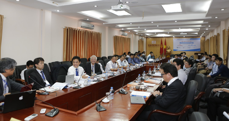 Quyết định Giao nhiệm vụ thực hiện đề tài NCKH cấp trường của Giảng viên và Sinh viên năm học 2014-2015