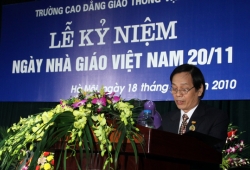 Mít tinh kỷ niệm ngày Nhà giáo Việt Nam 20/11