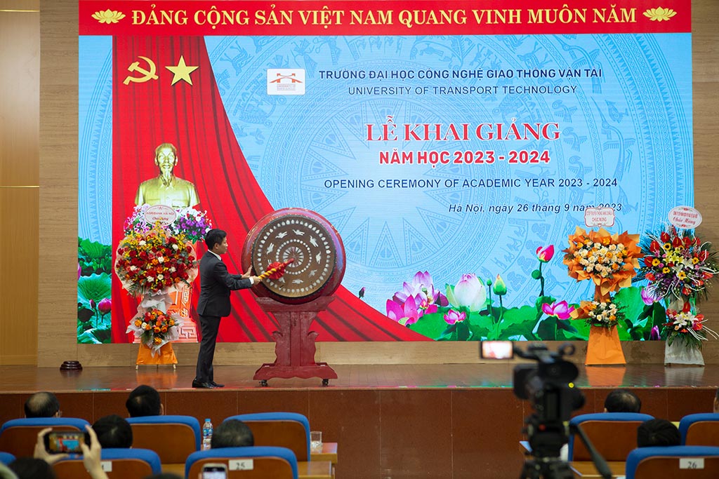 Trường Đại học Công nghệ GTVT tổ chức Lễ khai giảng năm học 2023-2024