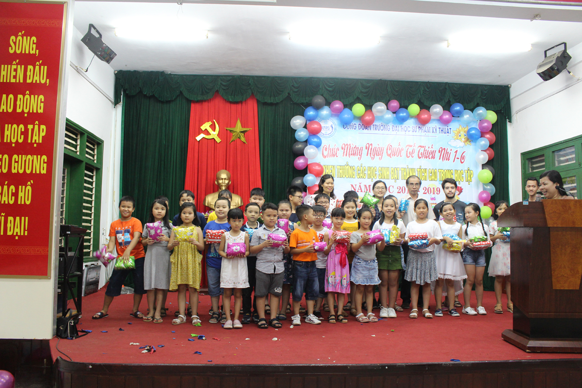 Kế hoạch Tổ chức gặp mặt các cháu thiếu niên, nhi đồng và biểu dương khen thưởng các cháu học sinh đạt thành tích cao trong năm 2018-2019