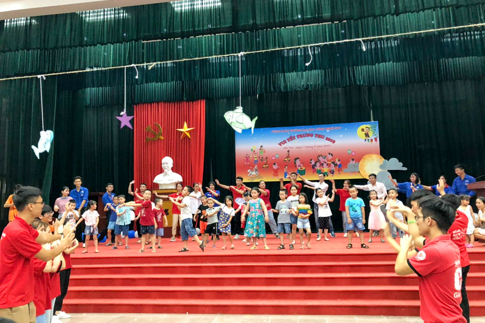 Vui Tết Trung thu năm 2019