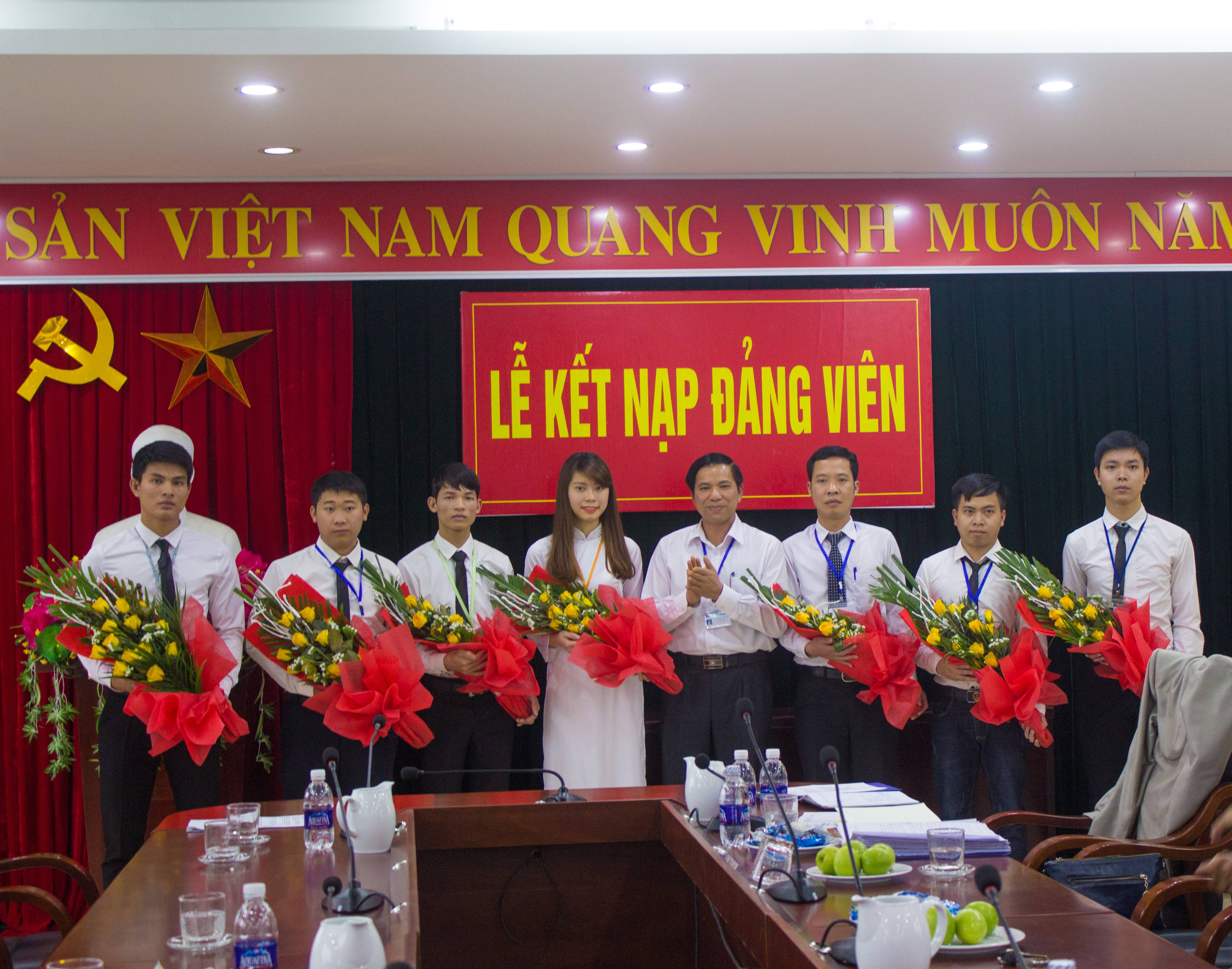 Lễ kết nạp đảng viên chào mừng tháng thanh niên