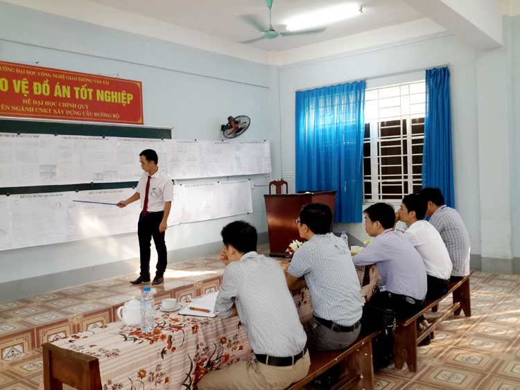 Lễ bảo vệ đồ án tốt nghiệp K65 hệ đại học liên thông hệ chính quy ngành CNKT xây dựng cầu đường bộ.