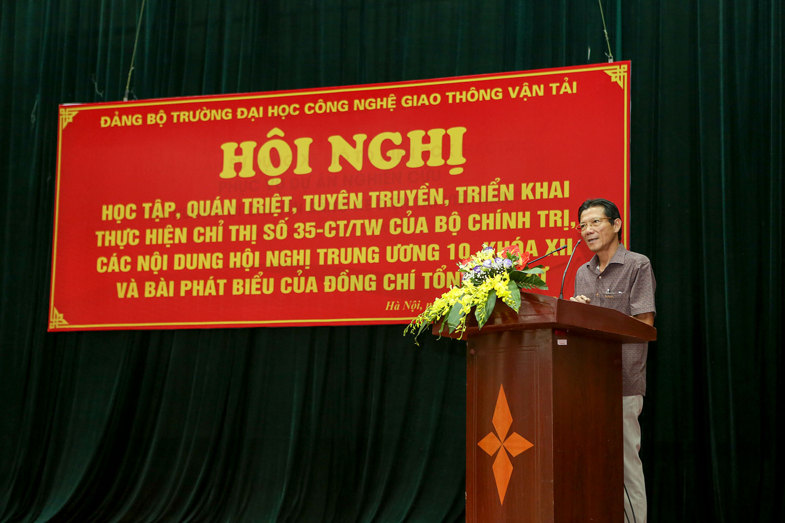 Hội nghị học tập, quán triệt, tuyên truyền, triển khai thực hiện Chỉ thị số 35-CT/TW của Bộ Chính trị; các nội dung Hội nghị Trung ương 10, khóa XII và bài phát biểu của đồng chí Tổng Bí thư