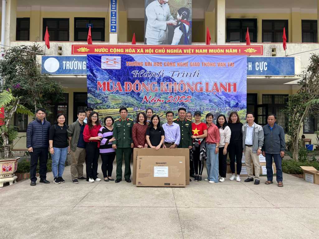 Trường Đại học Công nghệ Giao thông vận tải tổng kết chương trình thiện nguyện 2022