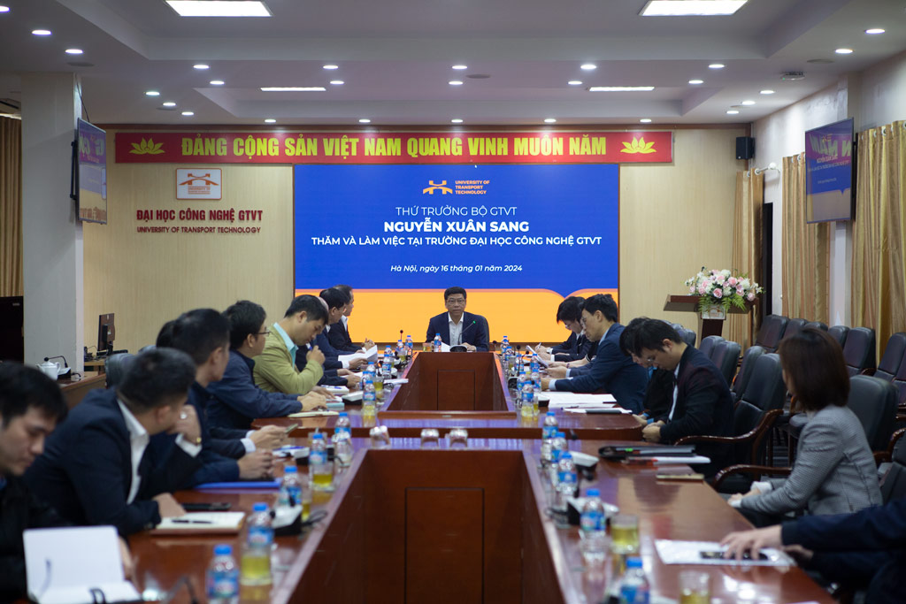 Thứ trưởng Bộ GTVT Nguyễn Xuân Sang thăm và làm việc tại Trường Đại học Công nghệ GTVT