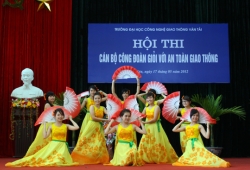 Chung kết Hội thi Cán bộ Công đoàn giỏi với An toàn giao thông