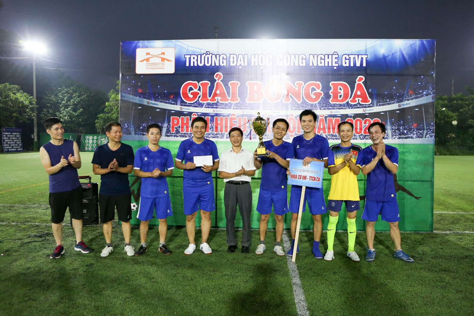 Bế mạc giải bóng đá nam phân hiệu Hà Nội năm 2020