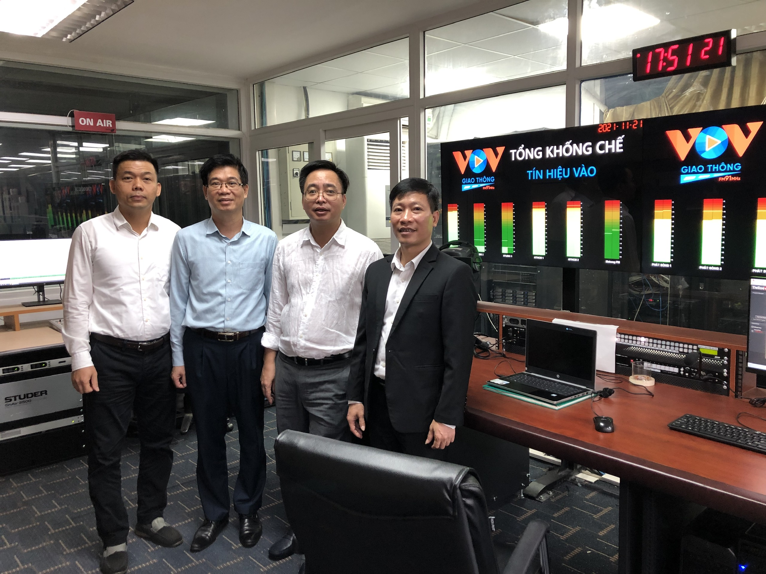 Lãnh đạo Trường ĐH Công nghệ GTVT thăm và làm việc tại Đài Tiếng nói Việt Nam