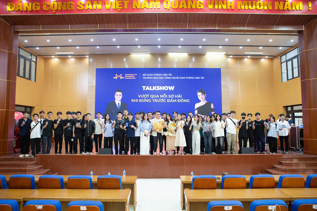 Sinh viên UTT hào hứng với Talk show: Vượt qua nỗi sợ hãi khi đứng trước đám đông