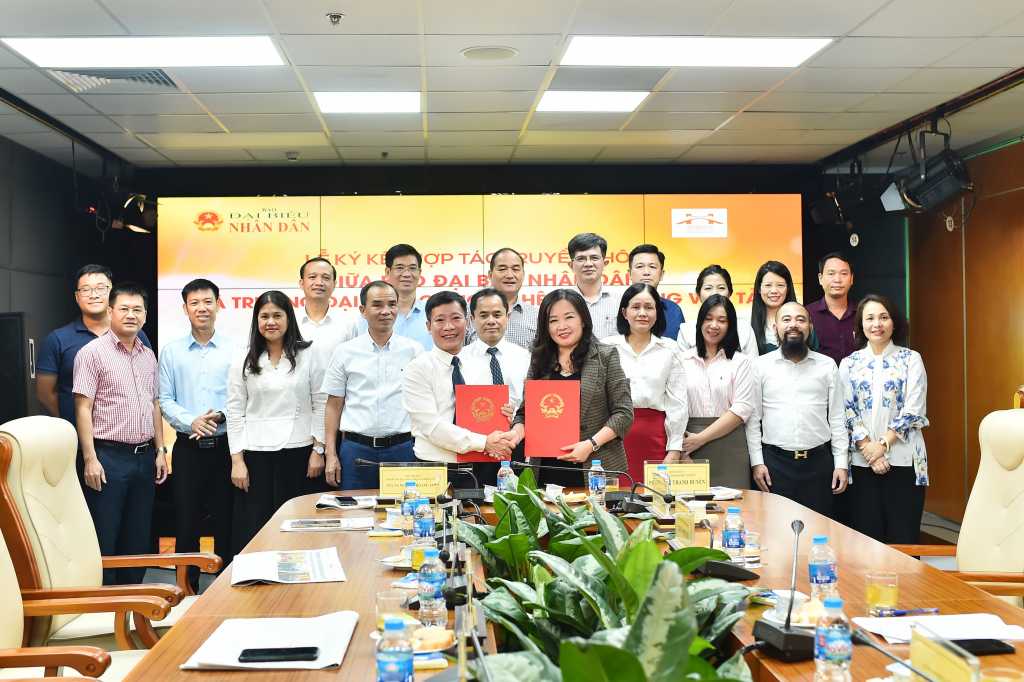 Trường ĐH Công nghệ GTVT thăm và làm việc với Báo Đại biểu Nhân dân của Quốc hội