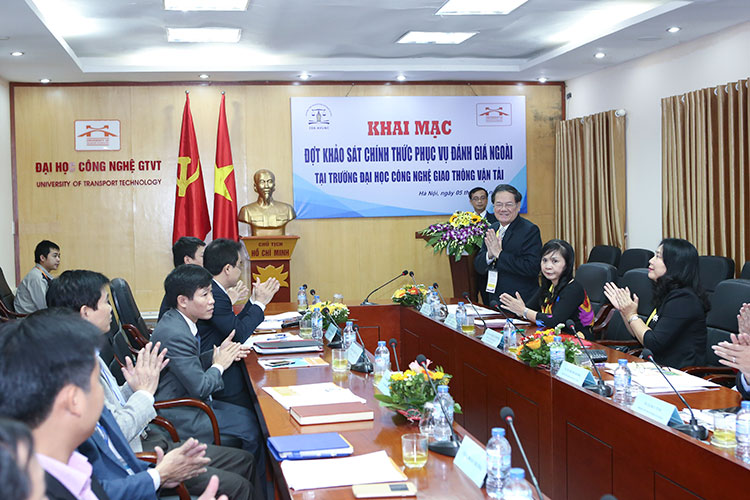 Khai mạc đợt khảo sát chính thức phục vụ đánh giá ngoài Trường Đại học Công nghệ Giao thông vận tải