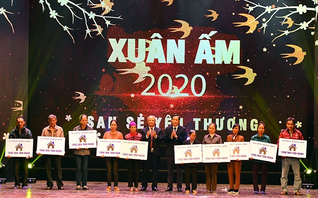 “Xuân ấm 2020” mang Tết đến với người nghèo