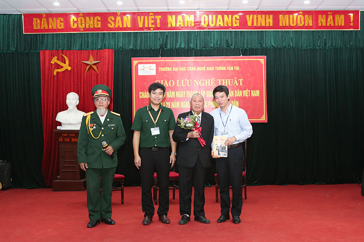 Giao lưu nghệ thuật chào mừng 74 năm ngày Thành lập Quân đội nhân dân Việt Nam và 29 năm ngày Hội Quốc phòng toàn dân