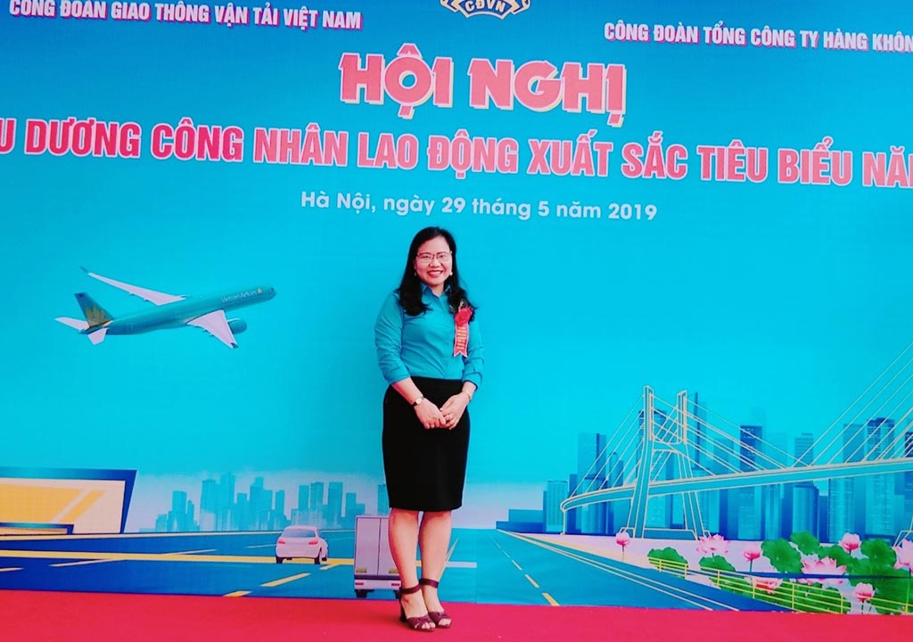 Nữ giảng viên Trần Thị Thanh Xuân vinh dự được biểu dương và tôn vinh tại  Hội nghị Biểu dương công nhân lao động xuất sắc, tiêu biểu năm 2018