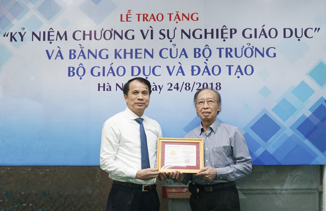 Thông báo xét tặng Kỷ niệm chương Vì sự nghiệp phát triển Giao thông vận tải Việt Nam và Kỷ niệm chương Vì sự nghiệp Giáo dục