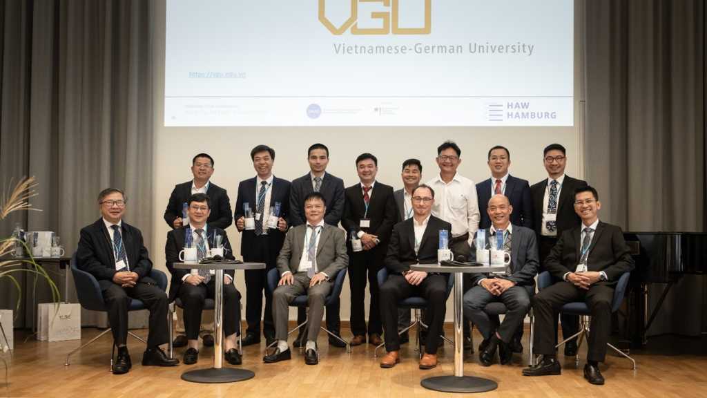 Đoàn công tác UTT tham dự Hội nghị tổng kết dự án HaMoNee tại Trường Đại học Khoa học ứng dụng Hamburg - HAW (CHLB Đức)