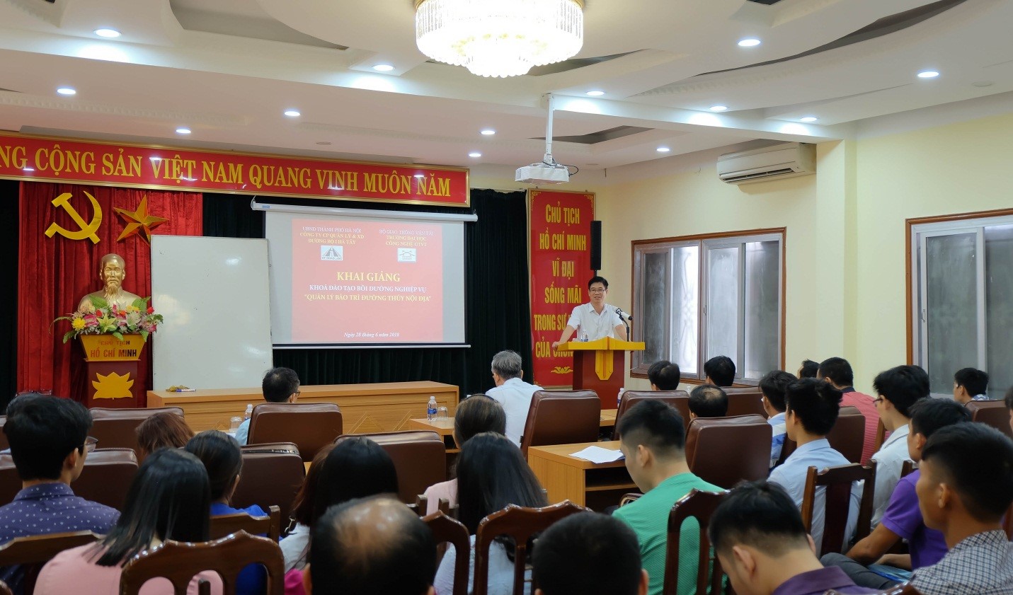 Khai giảng khóa đào tạo Bồi dưỡng nghiệp vụ Quản lý bảo trì đường thủy nội địa