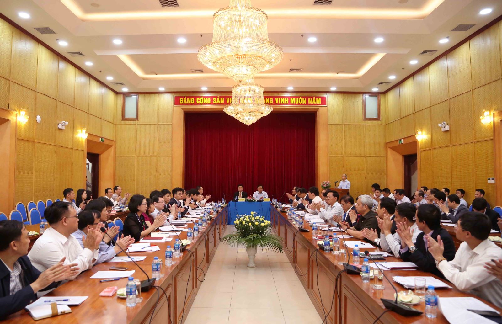 Chỉ thị tăng cường công tác quản lý, thực hiện nhiệm vụ, công vụ liên quan đến hoạt động quản lý, thực hiện dự án, phòng ngừa, ngăn chặn tiêu cực