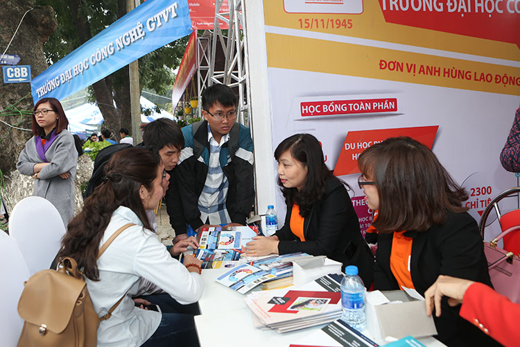 Trường Đại học Công nghệ GTVT khởi động mùa tư vấn tuyển sinh - hướng nghiệp năm 2018