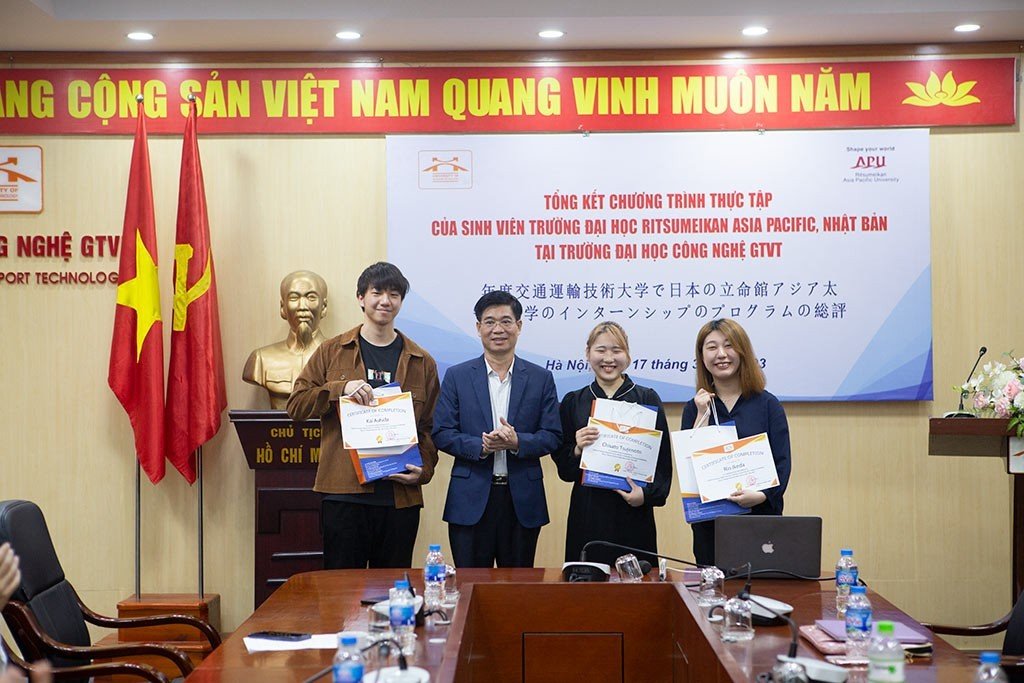 Tổng kết chương trình thực tập của sinh viên Trường Đại học Ritsumeikan Asia Pacific University (Nhật Bản) tại UTT