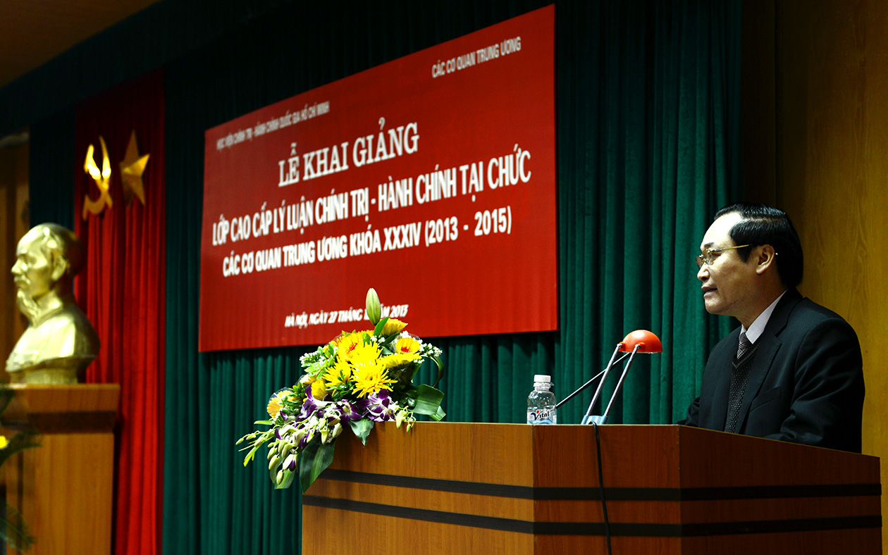 Thông báo Tuyển sinh lớp trung cấp lý luận chính trị - hành chính