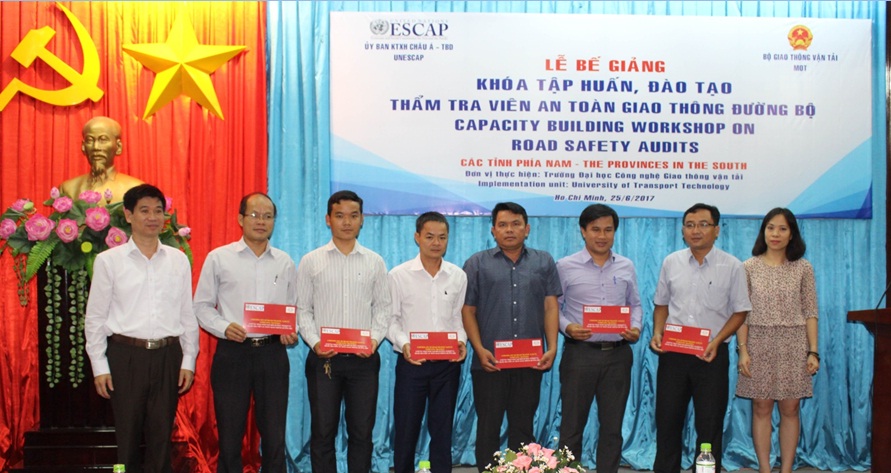 Bế giảng Khoá đào tạo Thẩm tra viên An toàn GTVT khu vực phía Nam – đợt 1 năm 2017