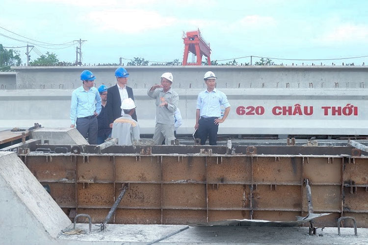 Nhóm nghiên cứu mạnh ASA-UTT thăm và làm việc tại công ty cổ phần Bê Tông 620 Châu Thới