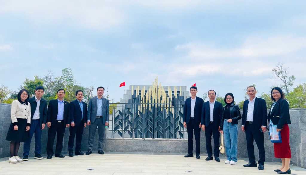 Trường ĐH Công nghệ GTVT tham gia các hoạt động về nguồn tại tỉnh Điện Biên