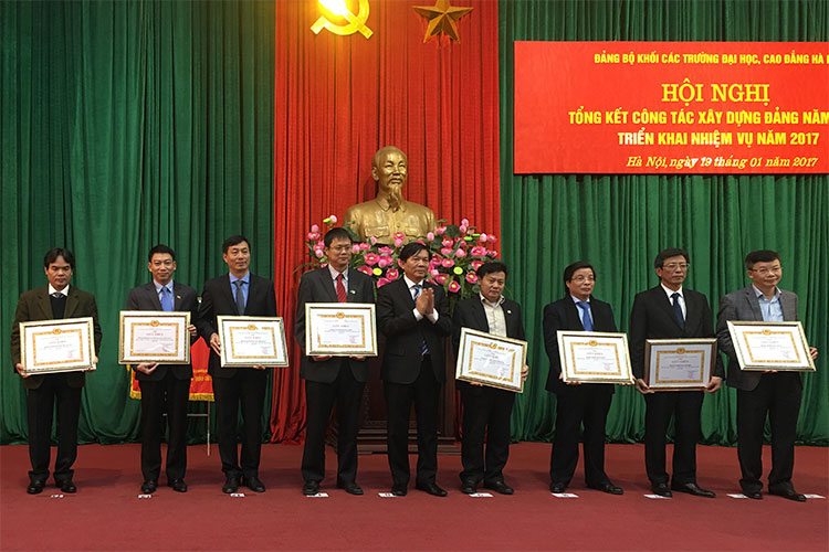 Trường Đại học Công nghệ GTVT vinh dự là tổ chức cơ sở Đảng có thành tích xuất sắc trong thực hiện nhiệm vụ công tác xây dựng Đảng năm 2016