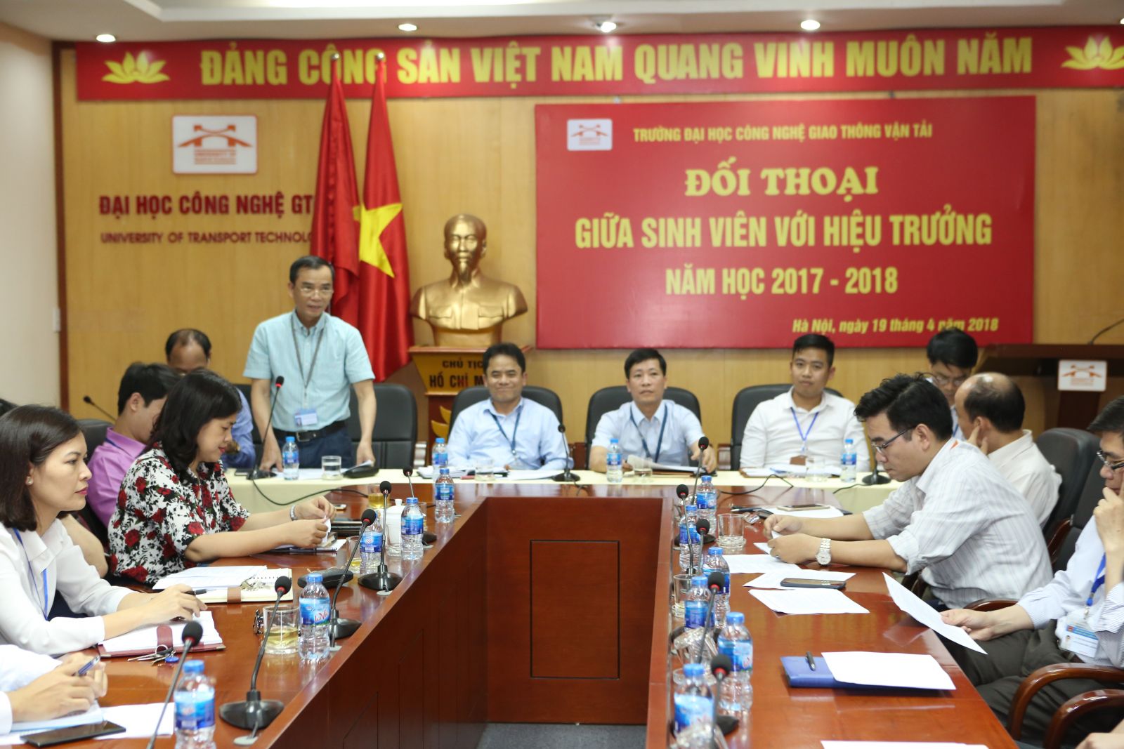 Biên bản Hội nghị đối thoại giữa Sinh viên với Hiệu trưởng, năm học 2017 - 2018