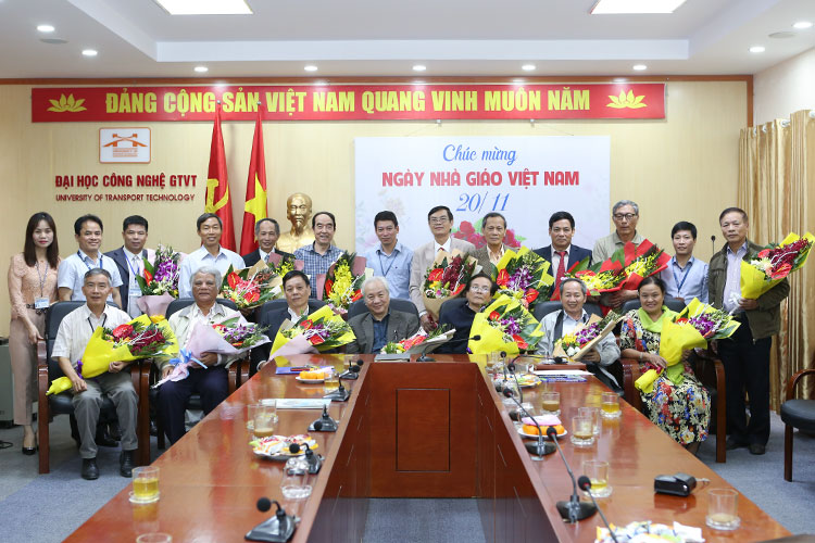 Gặp mặt các chuyên gia nhân ngày Nhà giáo Việt Nam 20/11, 73 năm ngày thành lập Trường và 57 năm ngày Bác Hồ về thăm Trường