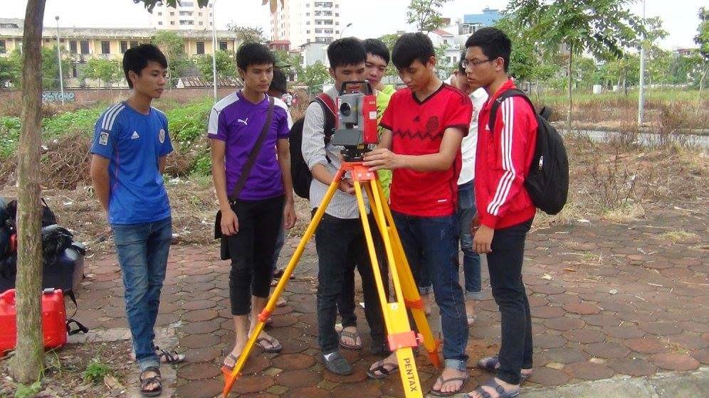 Thông báo mở lớp ôn luyện thi Sinh viên giỏi thực hành Trắc địa