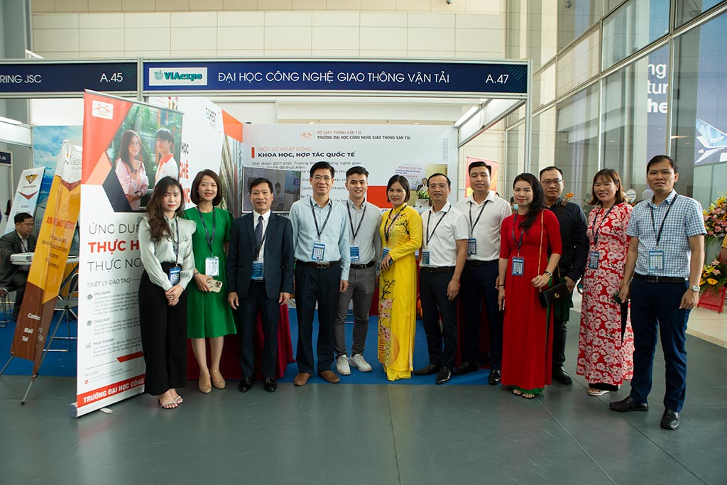 Trường Đại học Công nghệ GTVT tham gia phối hợp tổ chức sự kiện Triển lãm Quốc tế và chuỗi Hội thảo khoa học quốc tế về Công nghệ Hàng không - VIAE 2022