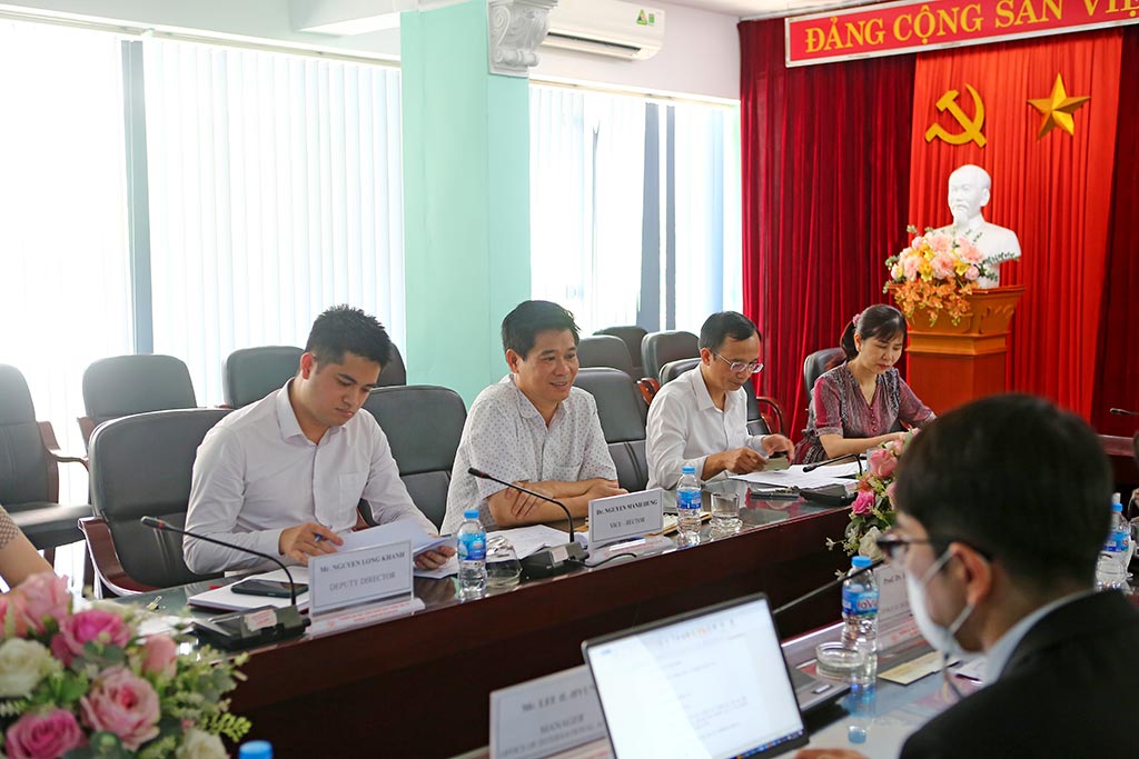 Lãnh đạo Nhà trường tiếp và làm việc với Trường Đại học Quốc gia Hàng hải và Đại dương Hàn Quốc