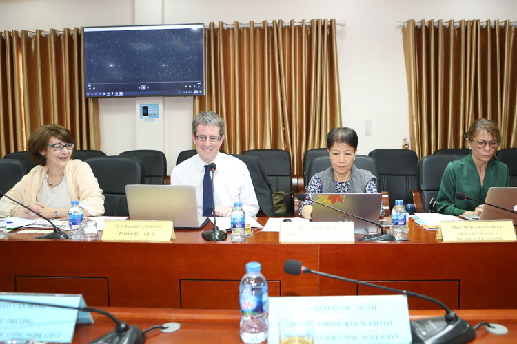 Tiếp và làm việc với đoàn cán bộ Đại học Bách Khoa Hauts de France (Cộng hòa Pháp)